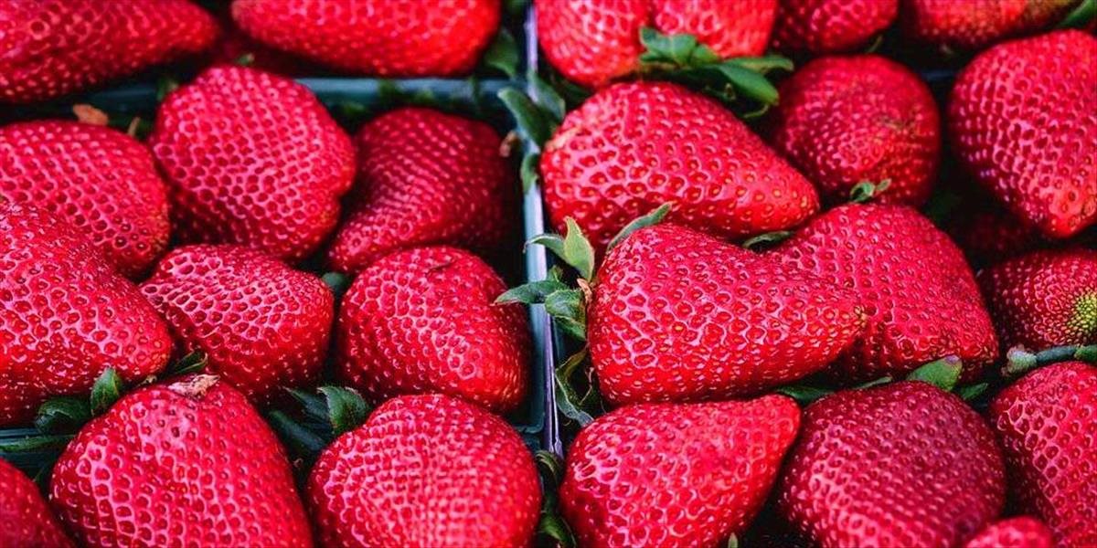 V Austrálii sa do obchodov dostali jahody, v ktorých boli ukryté ihly: Hospitalizovali už najmenej jednu osobu