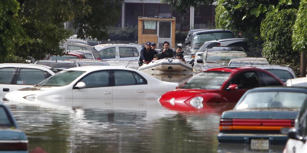 Tisícky ľudí skončili pre povodne v dočasných úkrytoch