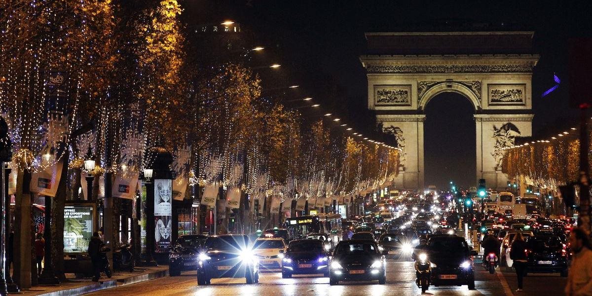 Elyzejské polia v Paríži budú mať vianočné osvetlenie už od októbra