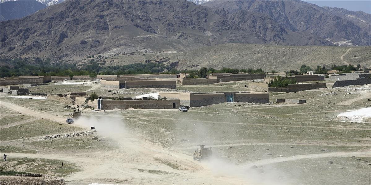 V Afganistane pri náletoch v dvoch provinciách zahynulo najmenej 25 civilistov