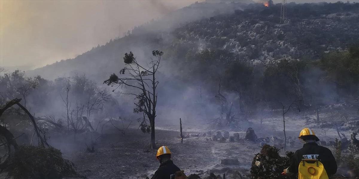 VIDEO Lesný požiar v Chorvátsku ohrozil desiatky ľudí, museli ich evakuovať