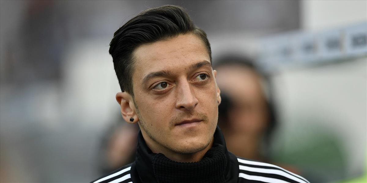 Nechce s nimi komunikovať, Özil nie je v kontakte s reprezentačným trénerom ani manažérom