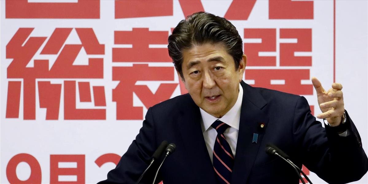Japonský premiér po opätovnom zvolení za predsedu strany urobil veľké zmeny: Vo vláde vymenil polovicu ministrov