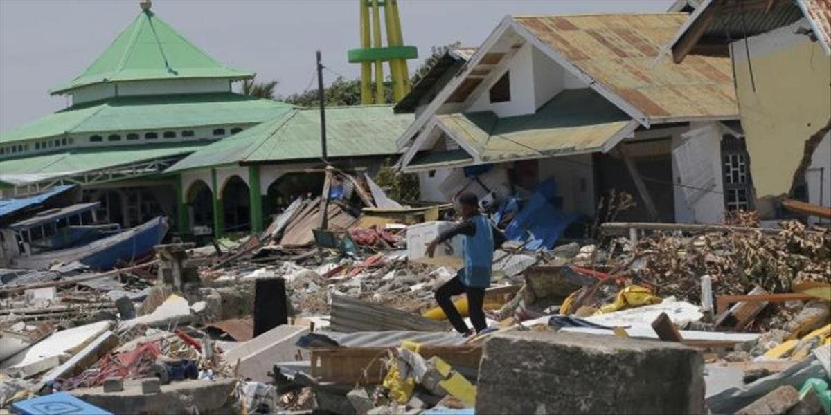 VIDEO Po zemetrasení v Indonézii je nezvestných aj vyše 1000 ľudí z jednej obce