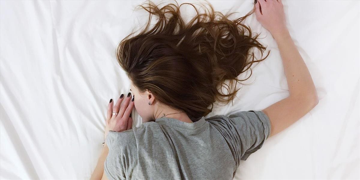 Príčinou únavy, nespavosti či nervozity môže byť porucha štítnej žľazy