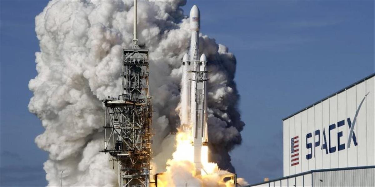 SpaceX uskutoční v júni prvý let k ISS s ľudskou posádkou