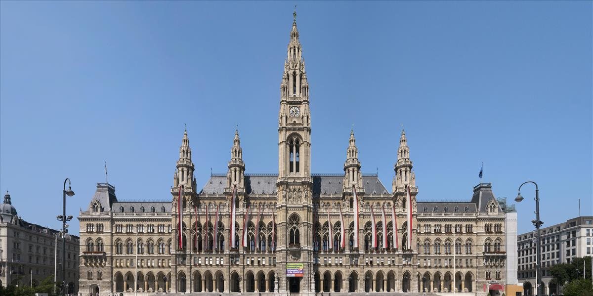 Rakúski aktivisti chcú zbúrať Hitlerov balkón z viedenskej radnice