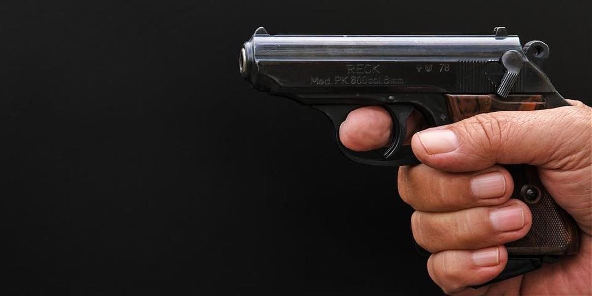 VIDEO Čerpaciu stanicu vylúpili dvaja študenti: Použili pri tom detskú pištoľ!