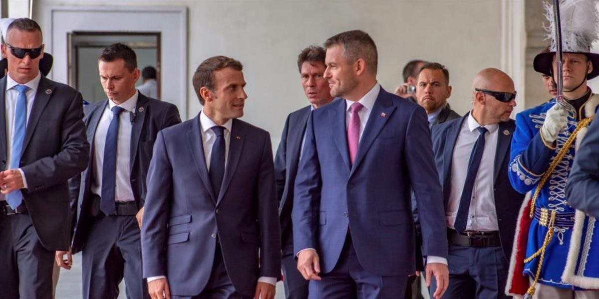 AKTUALIZOVANÉ Francúzsky prezident Macron zdôraznil potrebu dialógu a integrácie