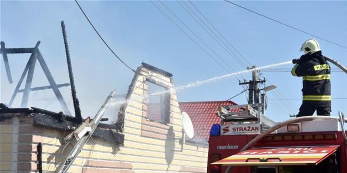 V Dolných Vesteniciach horel rodinný dom, príčinu požiaru vyšetrujú