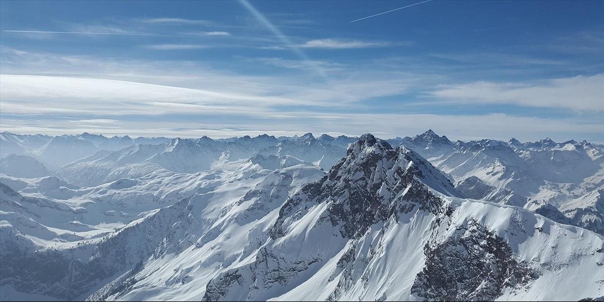 Z horského priesmyku vo východných Alpách musia evakuovať 193 ľudí
