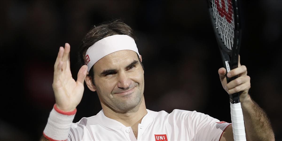 Federer sa v semifinále ATP Masters 1000 v Paríži stretne s Djokovičom