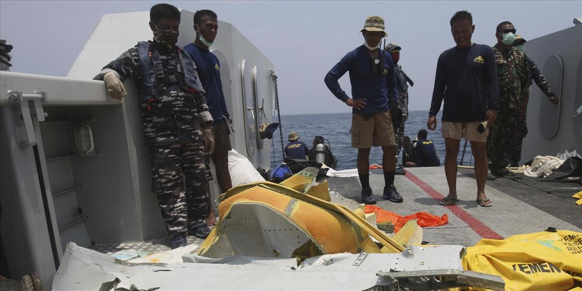 Potápači lokalizovali na dne mora trup lietadla spoločnosti Lion Air