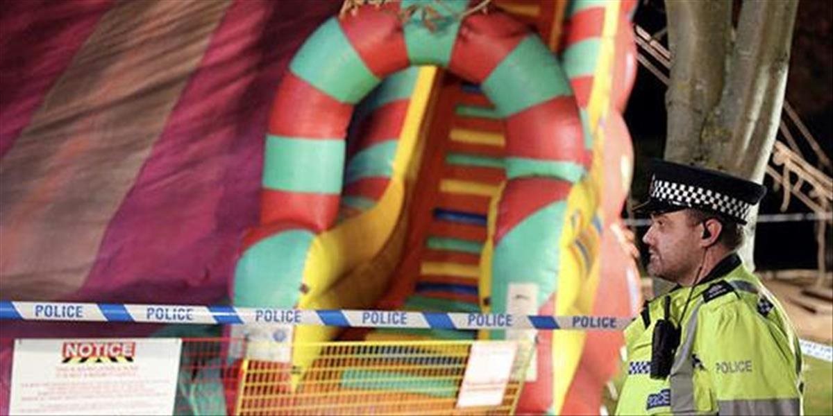 Horor v britskom lunaparku: Osem detí sa vážne zranilo pri páde nafukovacej šmykľavky!