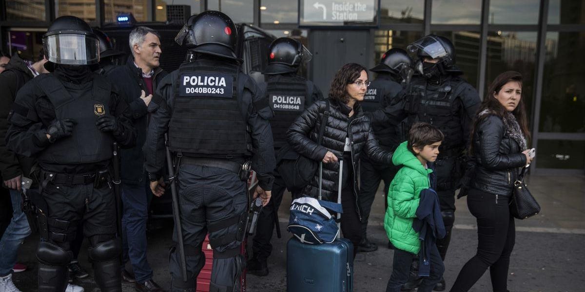 Na stanici v Barcelone je rušno: Všetky vlaky evakuovali, hľadajú sa výbušniny