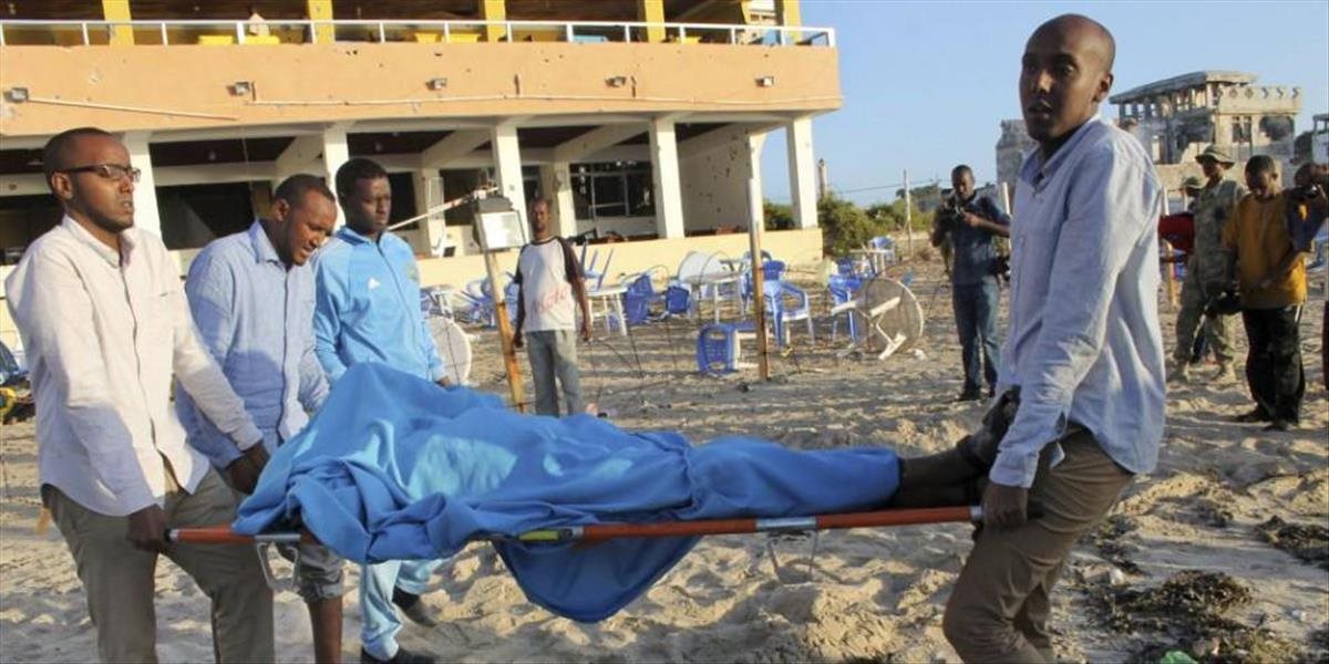 Počet obetí bombových útokoch v Mogadiše sa zvýšil na najmenej 32