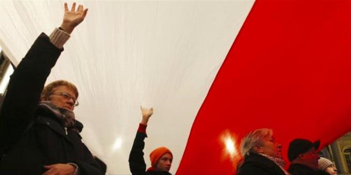 Vo Varšave vyšlo do ulíc viac ako 200.000 ľudí