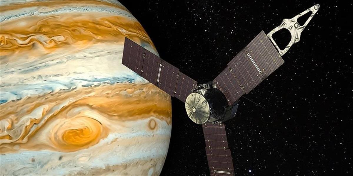 FOTO Ako z van Goghovho obrazu: Sonda zachytila úchvatné mraky na Jupiteri