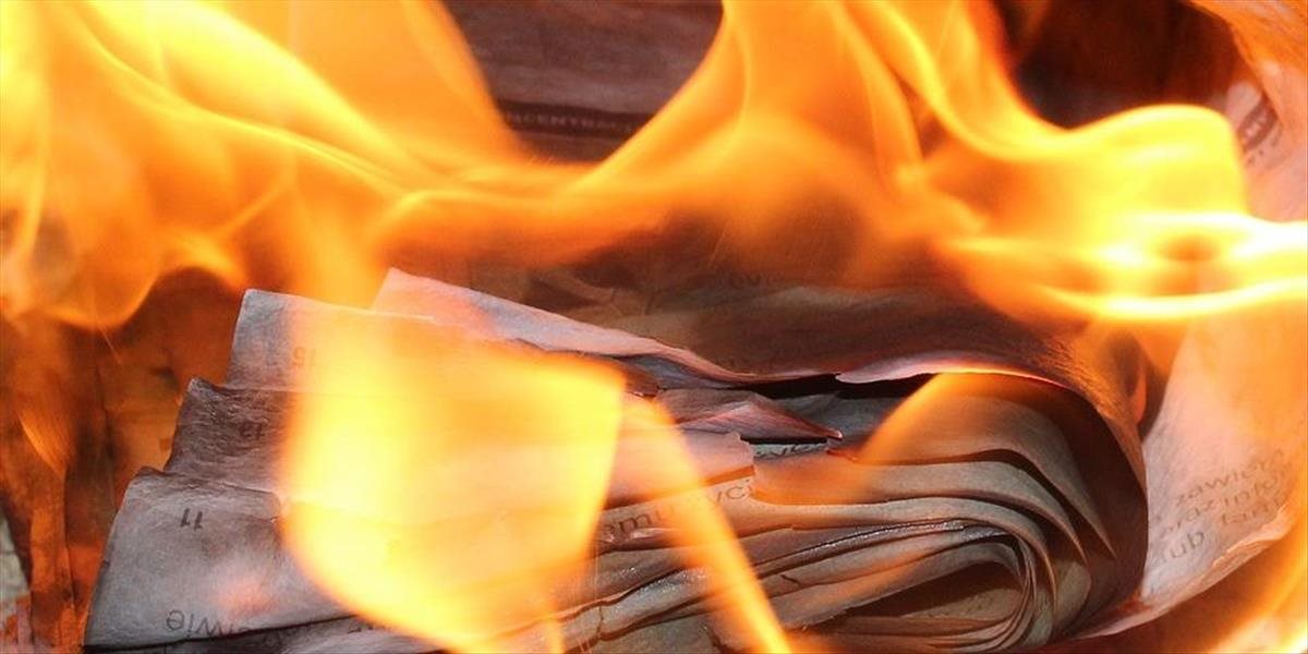 VIDEO Starostka v komunálnych voľbách pohorela, tak dala spáliť dokumenty týkajúce sa daní