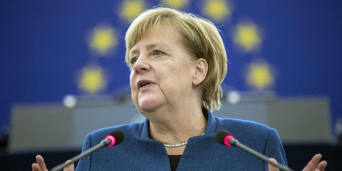 Angela Merkelová navrhuje vytvoriť samostatnú európsku armádu