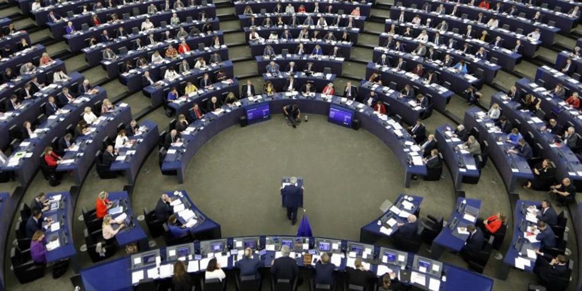 EP žiada sankcie pre krajiny, ktoré nerešpektujú pravidlá EÚ pre vývoz zbraní