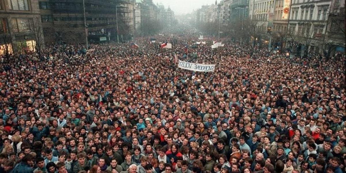Pred 29 rokmi sa odohrávali historické udalosti: Socialistické Československo prežívalo Nežnú revolúciu