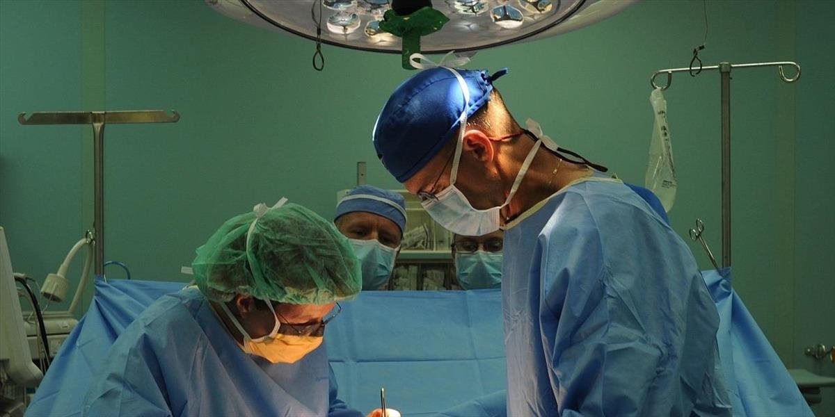 Lekári a sestry z NOÚ školili kolegov v endoskopických operáciach