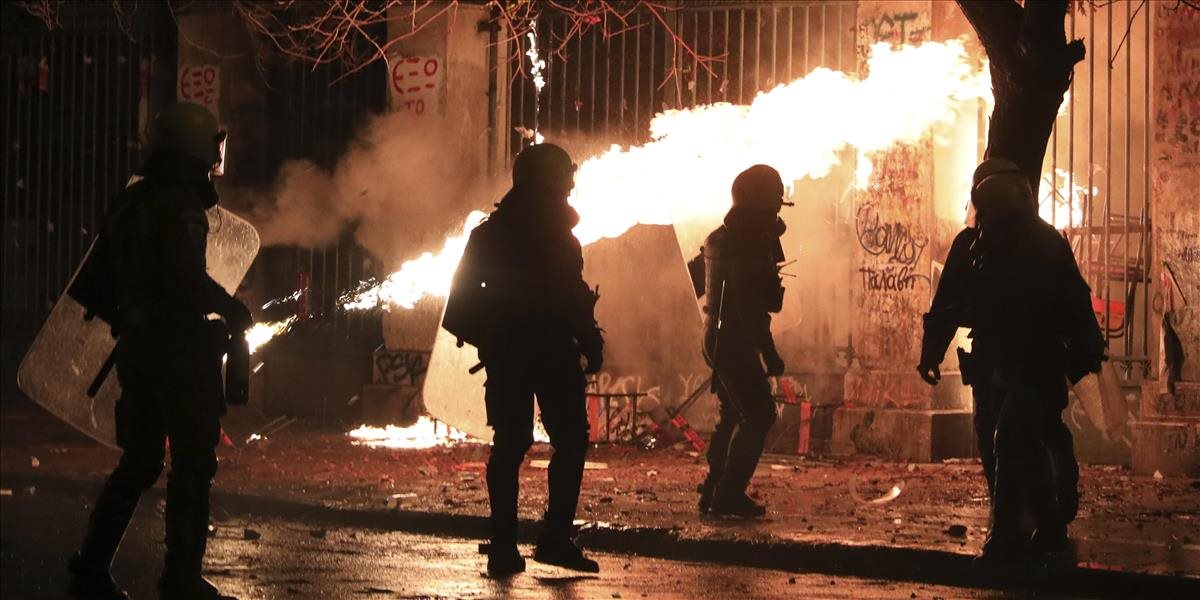 Po spomienke na študentské povstanie došlo v Grécku k zrážkam s políciou