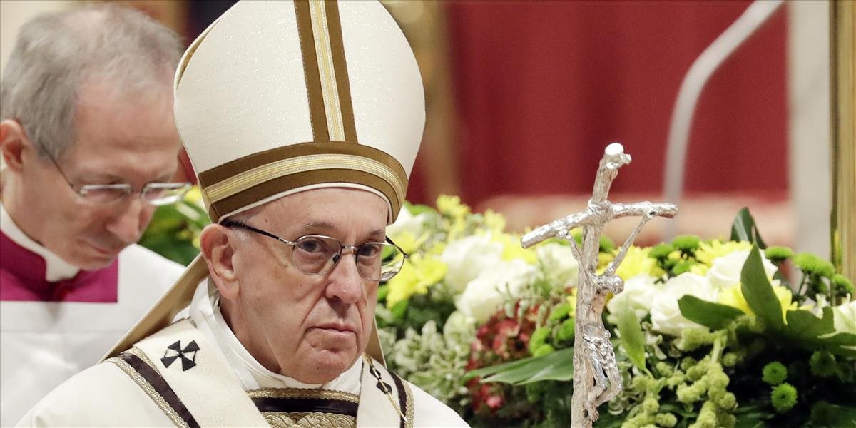 Pápež sa pomodlil za obete lesných požiarov v Kalifornii a mrazu na východe USA
