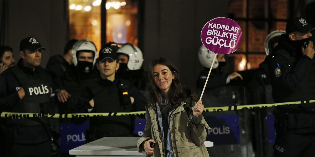 Polícia v Turecku kontroverzne rozohnala demonštrantov: Nasadila proti nim slzotvorný plyn