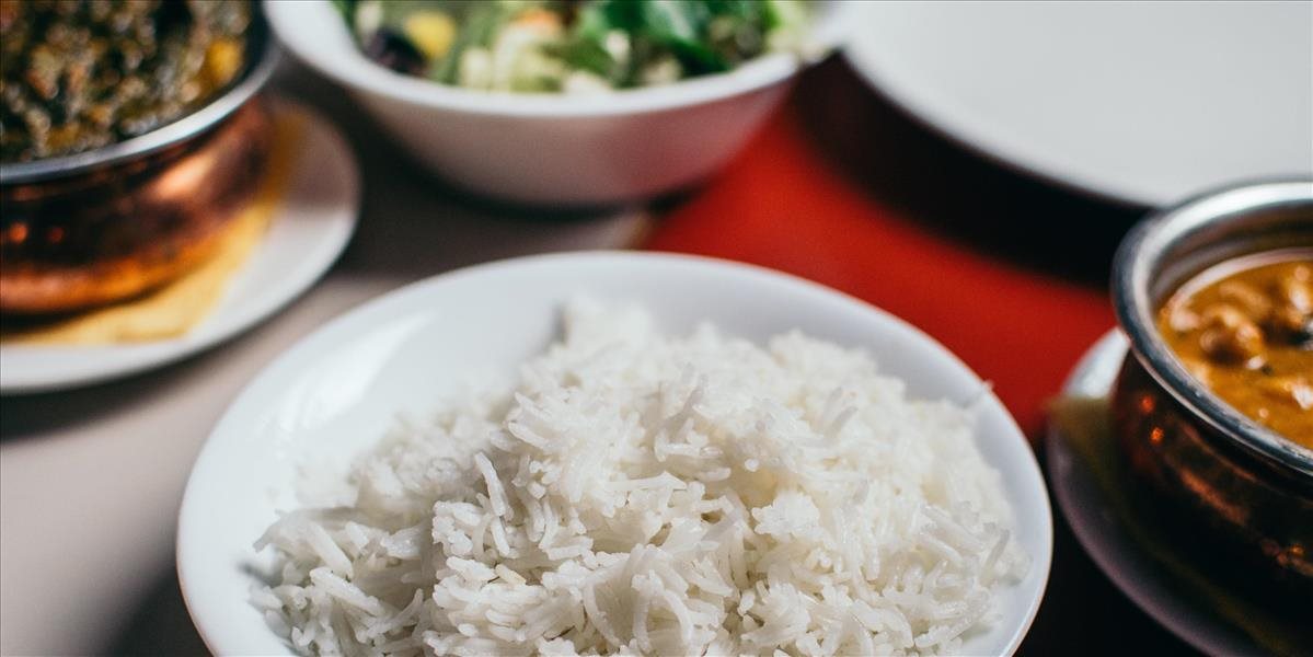 Vylievate vodu z ryže? Pomáha pri horúčke, lieči akné a dokáže ešte viac