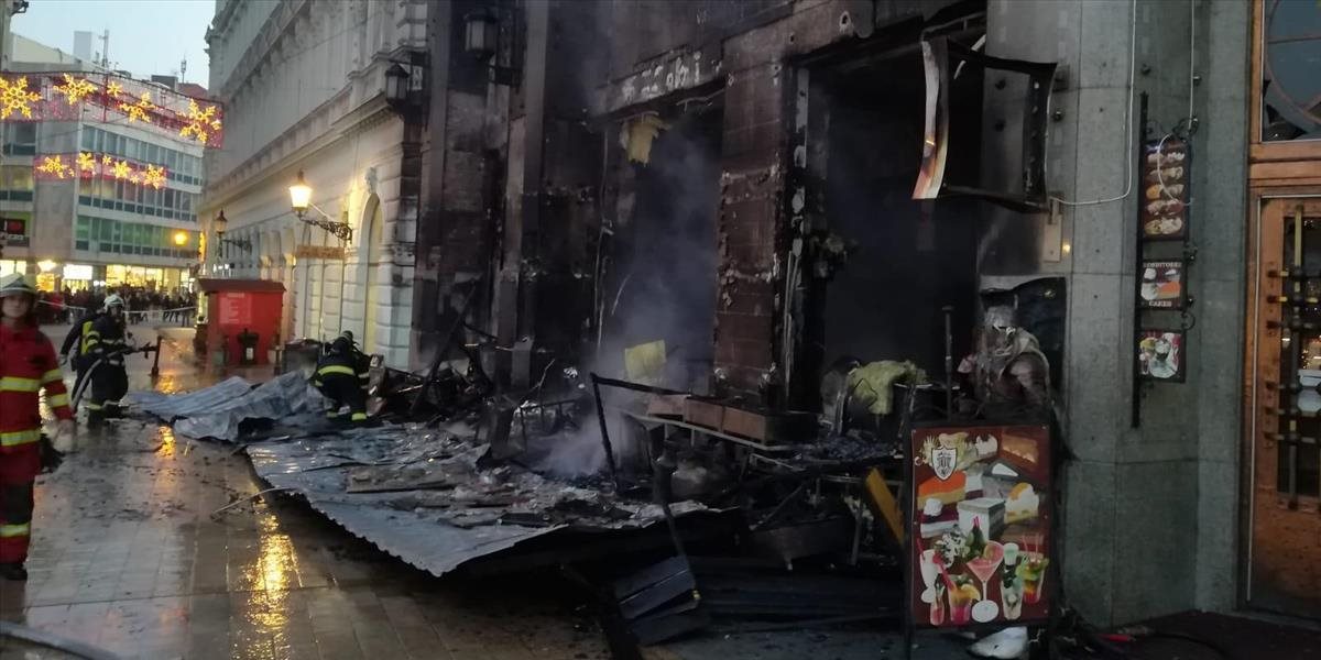 Bratislava: Pri požiari na vianočných trhoch sa zranila jedna osoba