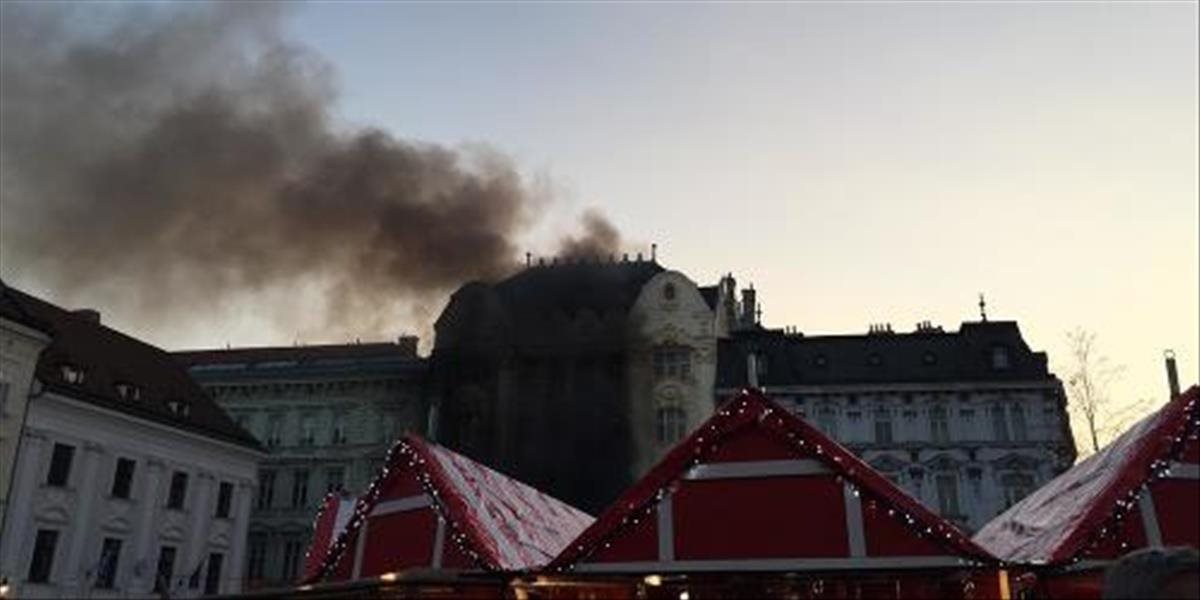 Pre požiar na Hlavnom námestí v Bratislave sa začalo trestné stíhanie: Stánok tam bol načierno