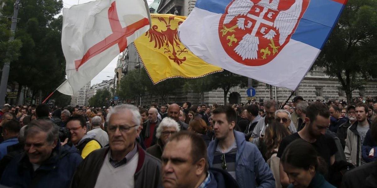 Tisíce ľudí V Gruzínsku protestovali proti výsledkom prezidentských volieb