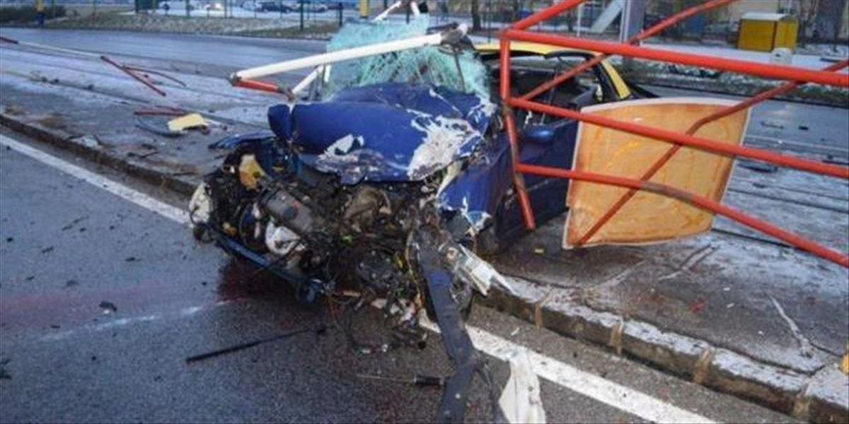 Vodič sa po náraze do oplotenia MHD v Košiciach ťažko zranil