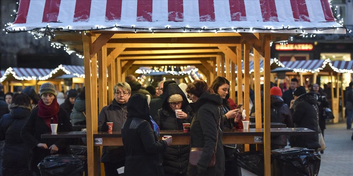 Najbližšie tri adventné nedele na brehoch Liptovskej Mary spestria vianočné trhy