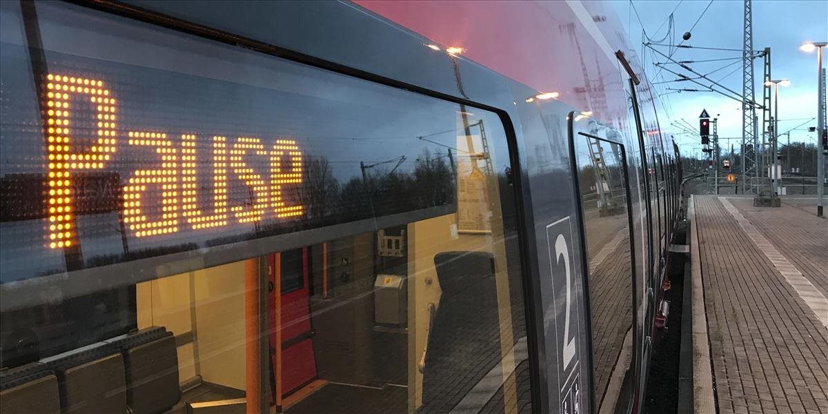 Železničiari v Nemecku štrajkujú, nepremávajú diaľkové vlaky