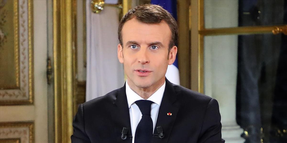 Emmanuel Macron oznámil zvýšenie minimálnej mzdy, ľavicoví i pravicoví predstavitelia to zavrhli