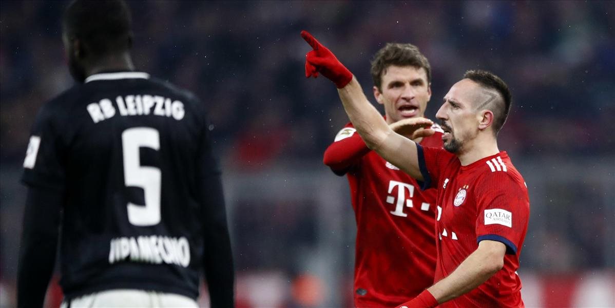 Bayern využil zaváhanie Dortmundu, Müller sa poďakoval Riberymu