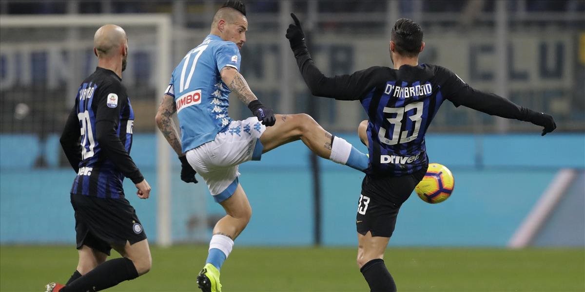 Včerajší duel medzi Interom Miláno a SSC Neapolom priniesol okrem futbalu aj agresívne chovanie fanúšikov