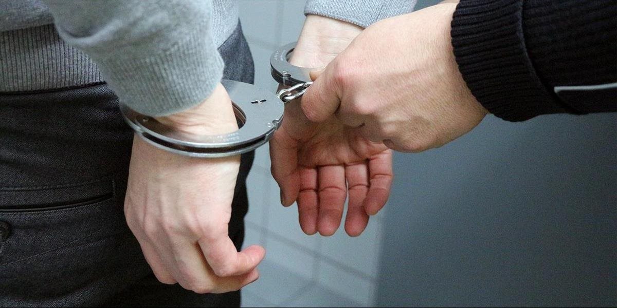Košičan s kladivom napadol a zranil štyri osoby, čelí už obvineniu