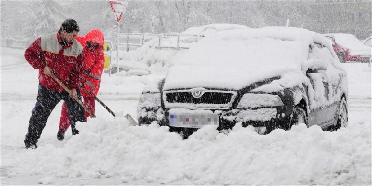 Snehová nádielka v Rakúsku ovplyvnila dopravu a zvýšila lavínové nebezpečenstvo