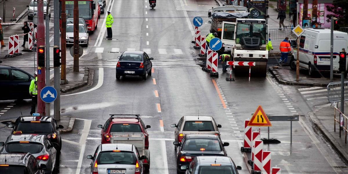 Nové pokuty aj pravidlá či ceny diaľničných známok: Vodiči a cyklisti sa musia pripraviť na zmeny