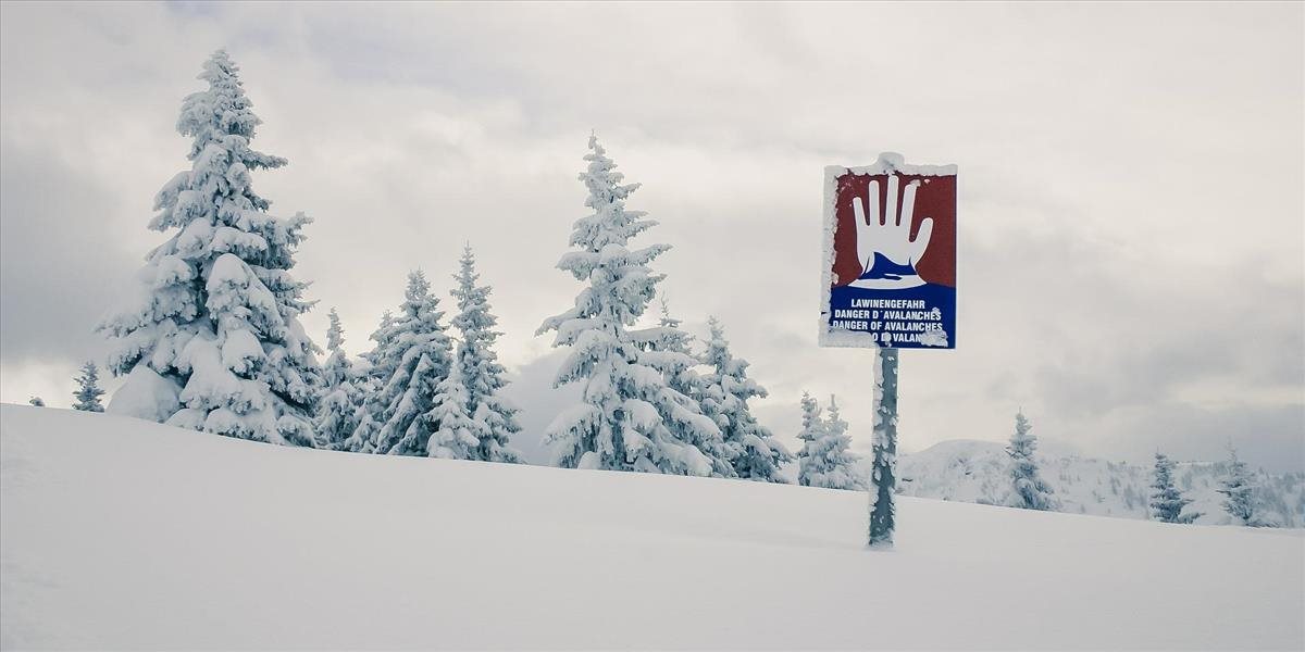 V Alpách naďalej hrozia lavíny; zatvorili aj rakúske stredisko Hochkar