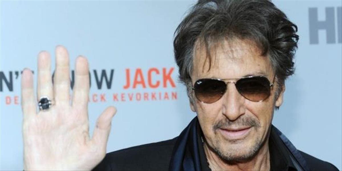 Al Pacino skúsi prvýkrát internetový seriál: Bude naháňať nacistami