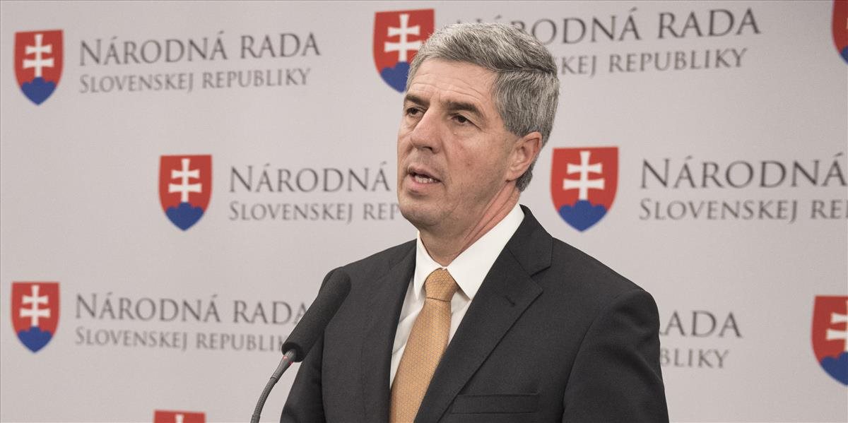 Reportáž: Bugár odovzdal podpísané petičné hárky voličov na kandidatúru na post prezidenta SR