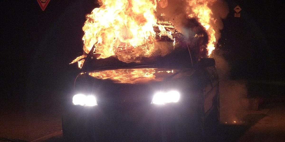 VIDEO Požiar auta asi súvisí s mojím postojom k developerom, mieni starosta Marianky