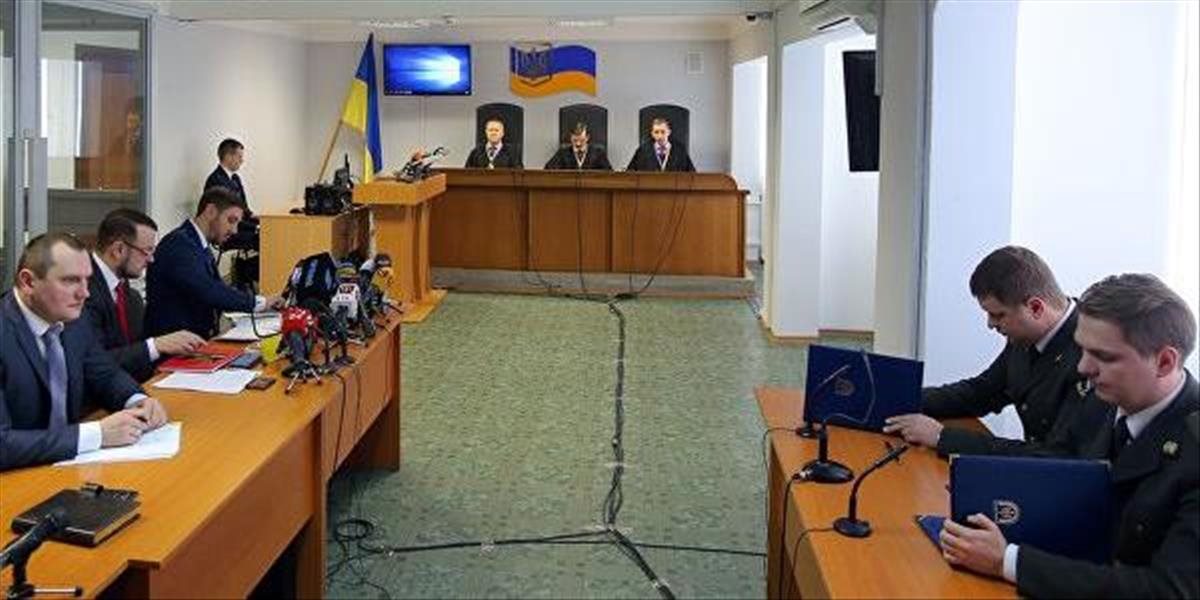 Súd v Kyjeve odsúdil Janukovyča na 13 rokov väzenia