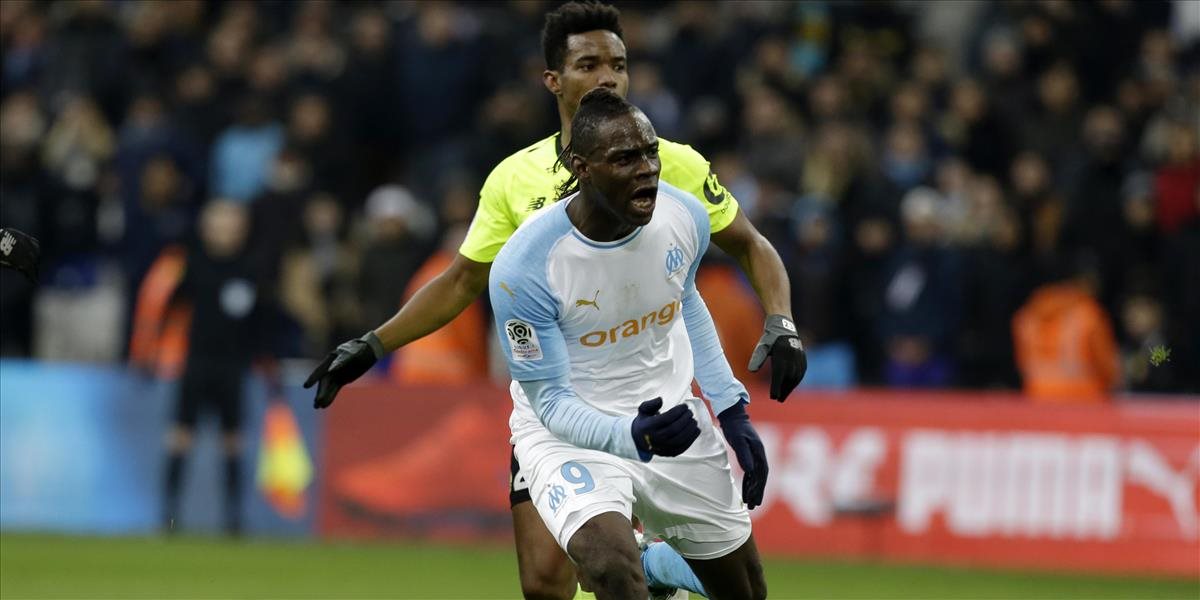 Balotelli skóroval pri debute za Marseille, zápas na 30 minút prerušili