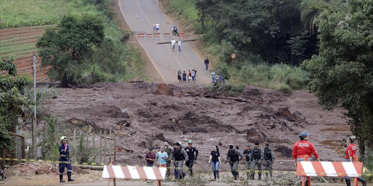 Záchranári v Brazílii prerušili pátracie práce: Hrozí pretrhnutie ďalšej hrádze